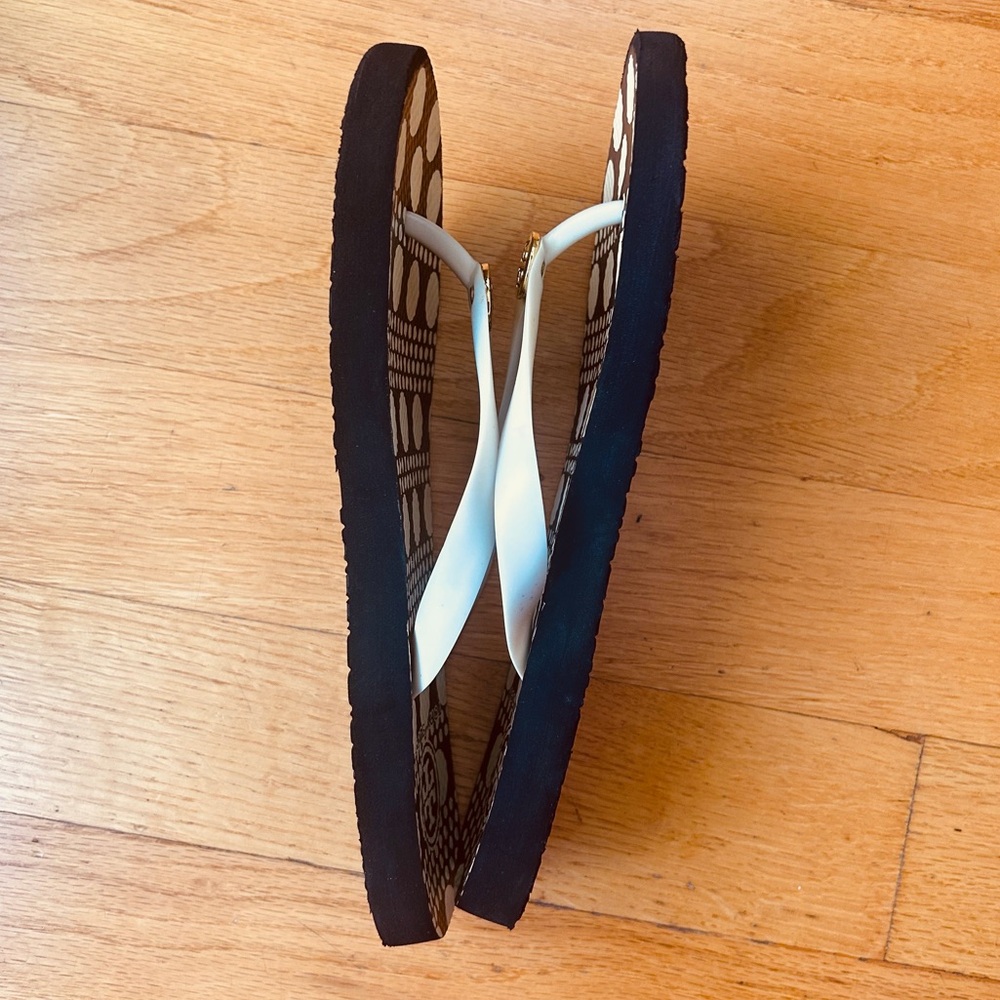 Tory Burch Polka Dot Black and Off White Classic Flip Flop Sandals Size 9 Gold T - Picture 9 of 11